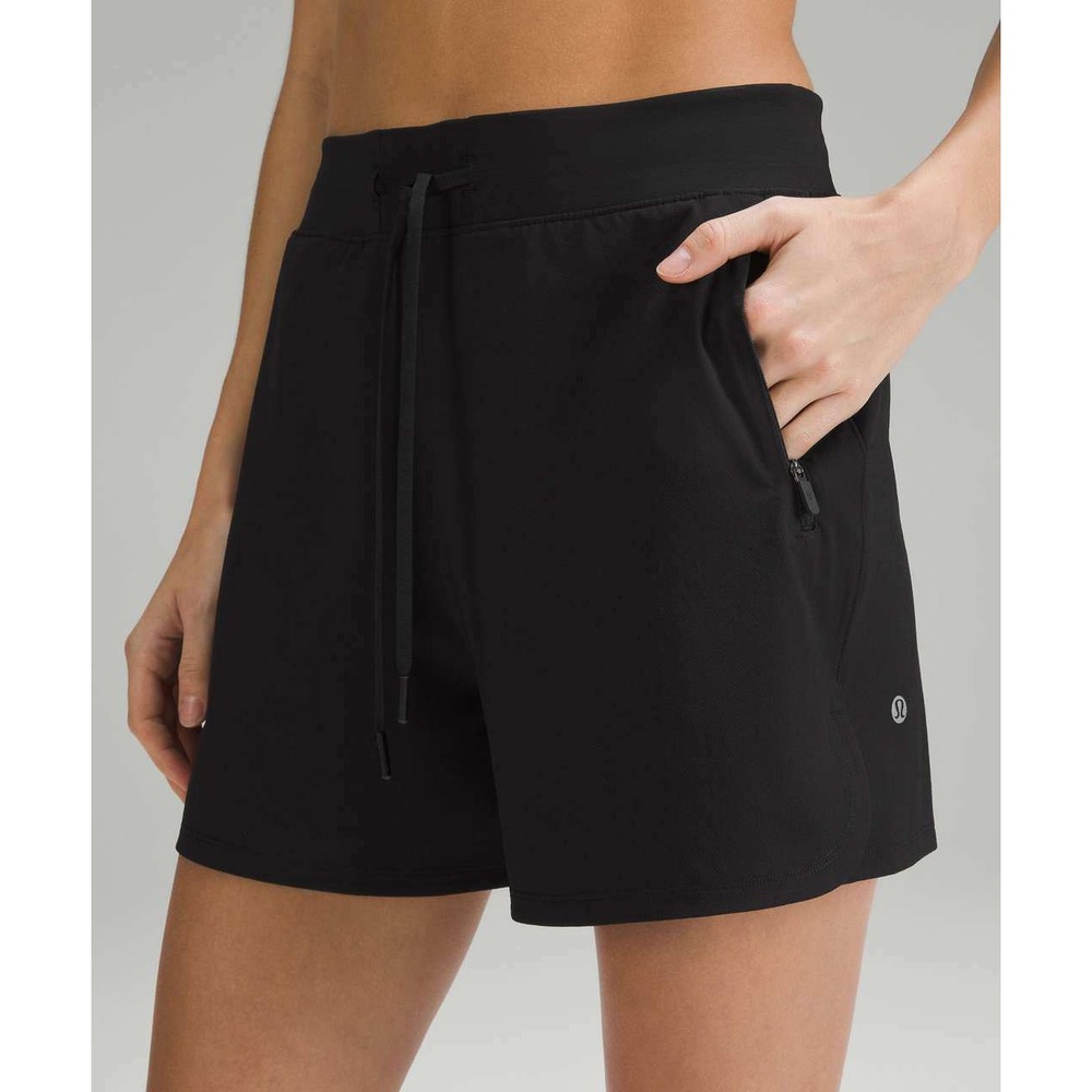 Lululemon Stroll at Sundown Short Women 6 Black Recycled Polyester Athleisure